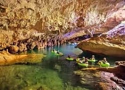 Rainforest Zipline and Cave Tubing With Lunch Belize